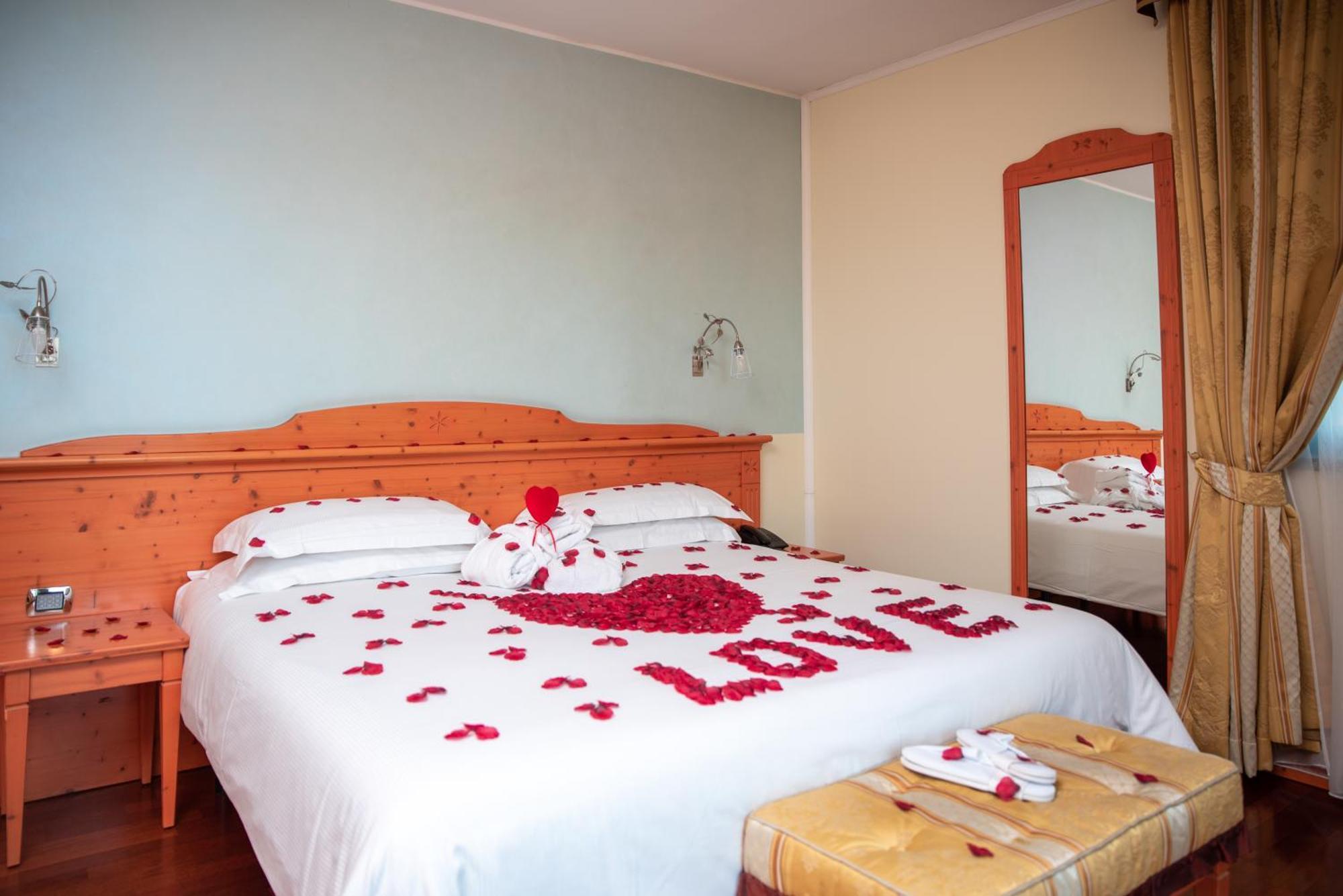 Hotel Residence Montelago Ternate  Εξωτερικό φωτογραφία